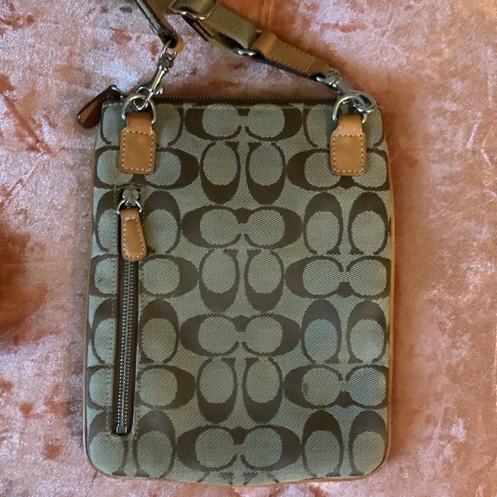 🎉3X HOST PICK🎉 Vintage Coach Signature Logo Crossbody - Picture 3 of 5